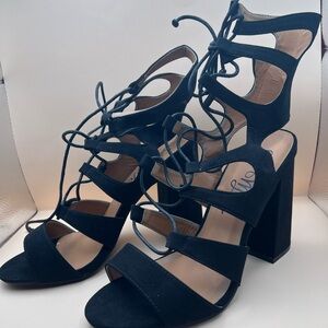 So Me-Elegant Black Lace-Up Heels Size 10